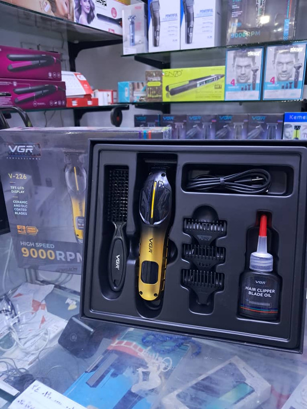 ماشین اصلاح و خطزن حرفهای وی جی آر (VGR) مدل V-226 - موتور سوپر توربو ۹۰۰۰ دور - تیغه سرامیکی و DLC