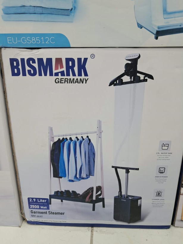 بخارگر ایستاده بیسمارک مدل BM 6641 توان 2500 وات با مخزن 2.9 لیتری رنگ مشکی
