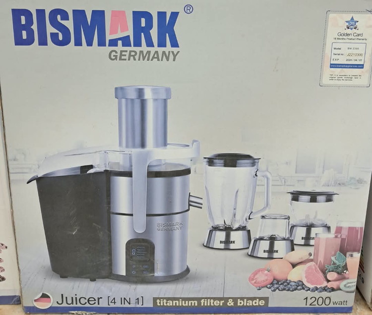 آبمیوه گیری ۴ کاره بیسمارک مدل BM 2390 توان 1200 وات با تیغه تیتانیوم رنگ نقره ای مشکی