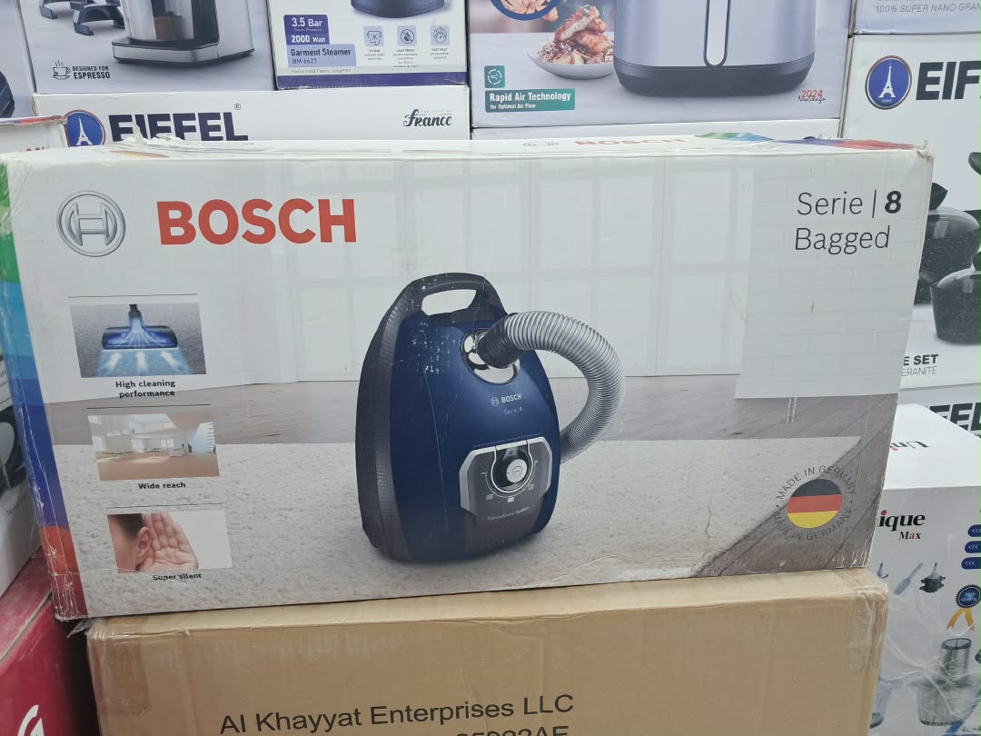 جاروبرقی ساک‌دار برند BOSCH (بوش) سری ۸، توان بالا و عملکرد کم‌صدا، آبی تیره